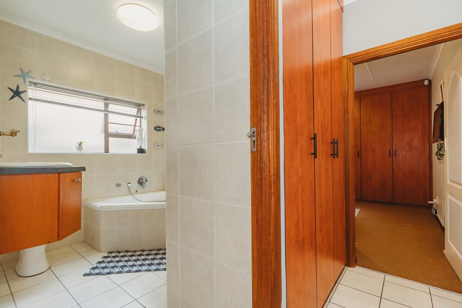2 Bedroom Property for Sale in Heather Park Western Cape